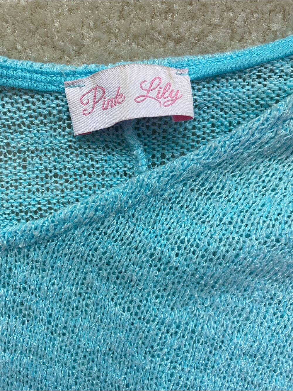 Pink lily size small blue sweater with contrast sleeves - Picture 5 of 6